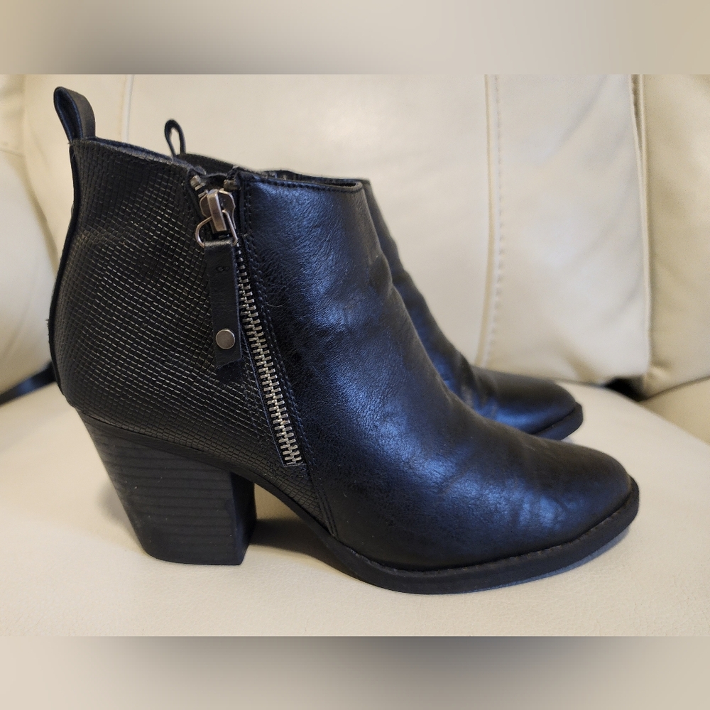 Universal Thread Black Ankle Bootie Block Heel Pointed Toe Zip Womens 8M BlkBox